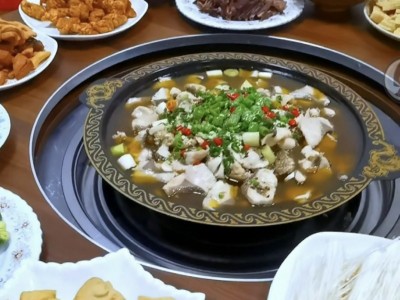 山河渔乐·鲜鱼锅｜8–10人欢聚套餐